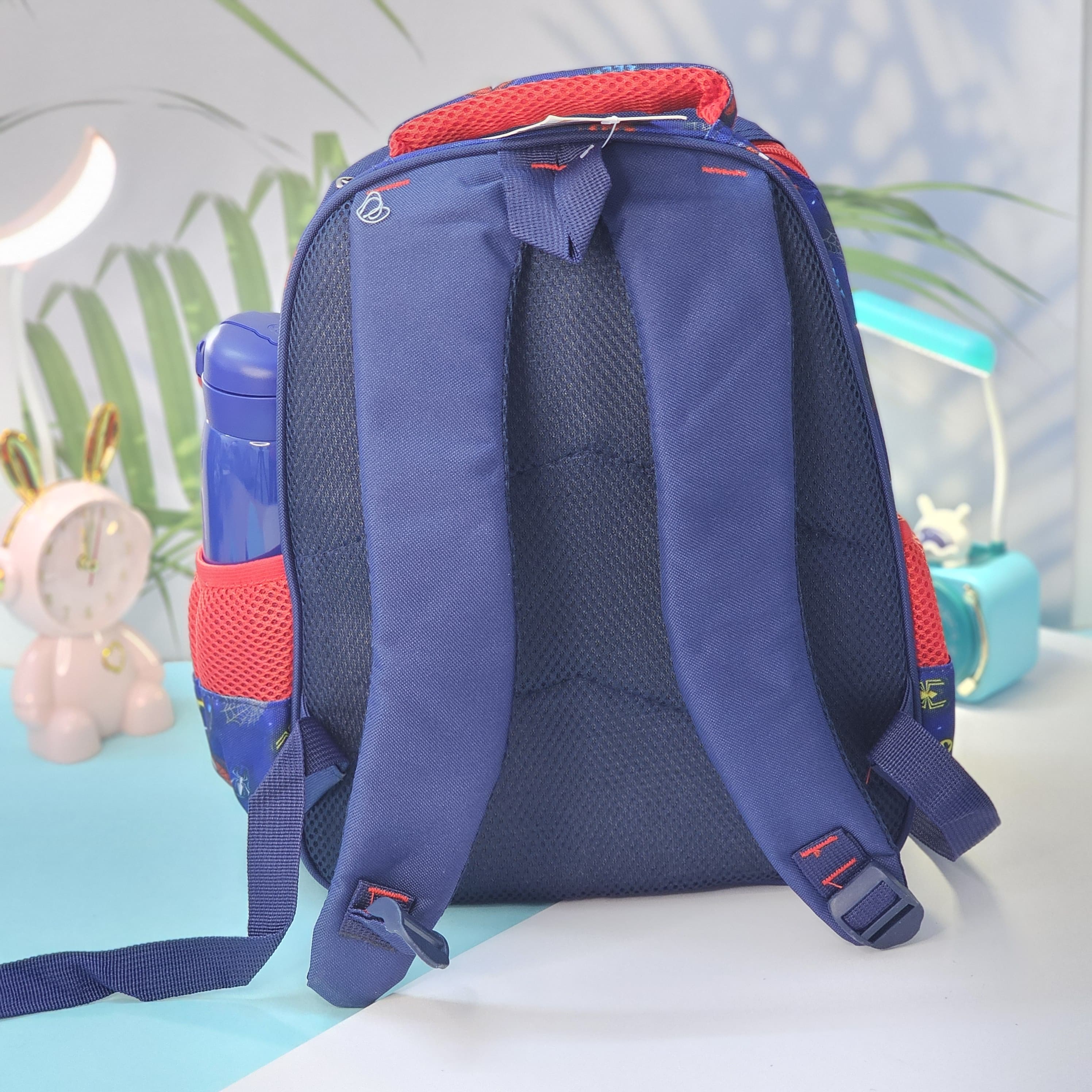 "Stylish and practical Usmile Toys backpack for boys, adorned with popular cartoon superhero characters, including Iron Man and Thor." www.smile.toys